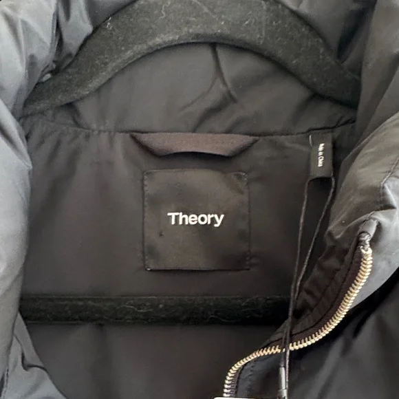 Theory  
Women’s Matte Black Puffer Vest size large - Picture 2 of 9